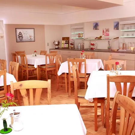 Hotel Gasthof Zum Rodelseer Schwan
