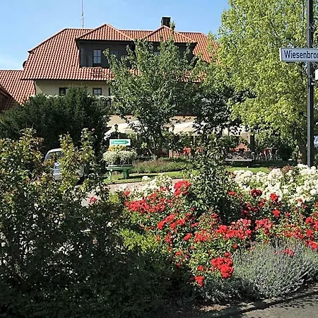Szálloda & Zum Roedelseer Schwan